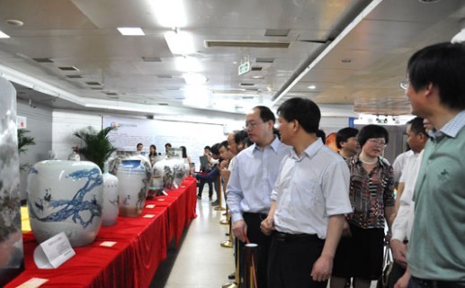 点击新窗口打开大图